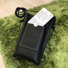 Load image into Gallery viewer, L01-0003 Cross body leather pouch for phone
