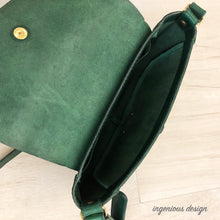 Load image into Gallery viewer, L01-0004 Crossbody Leather Saddlebag PDF Paper Pattern
