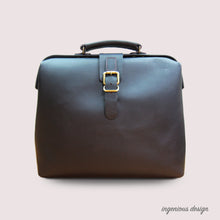 Load image into Gallery viewer, L02-0001 Leather doctor bag for men PDF patterns (Different frame sizes available)

